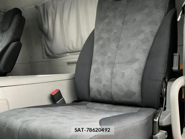 Nissan QUON 2020-07 2487761-19