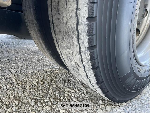 Nissan QUON 2017-06 2674824-10