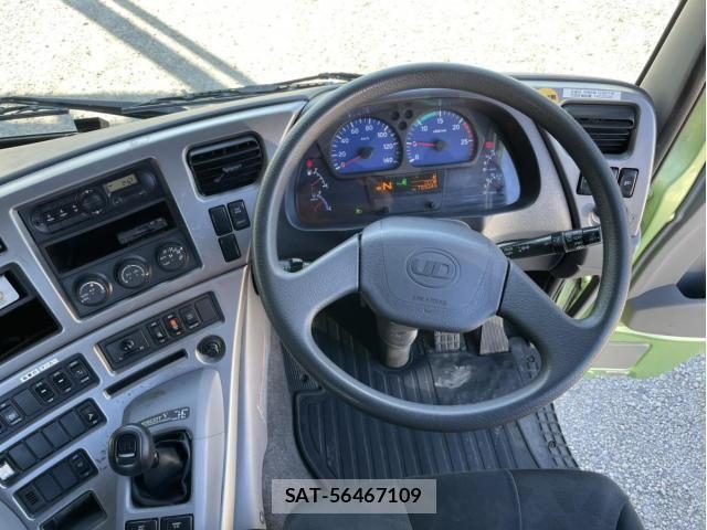 Nissan QUON 2017-06 2674824-22