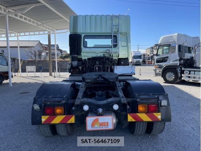 Nissan QUON 2017-06 2674824-4