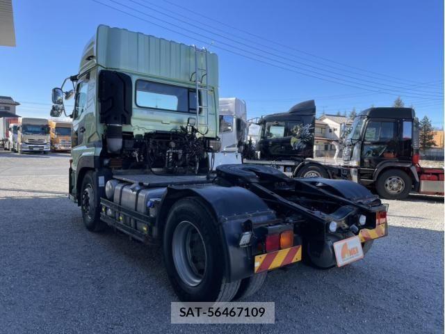 Nissan QUON 2017-06 2674824-5