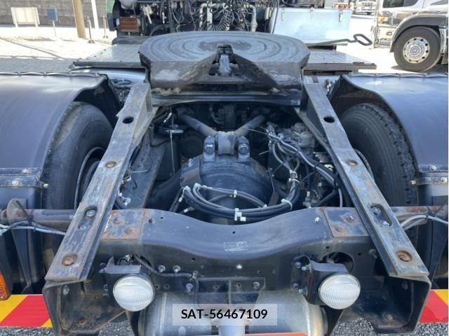 Nissan QUON 2017-06 2674824-7