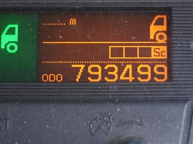 Nissan QUON 2015-04 2709553-28