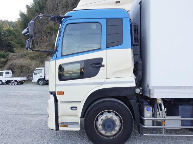 Nissan QUON 2015-04 2709556-15