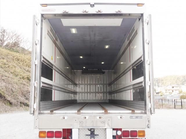 Nissan QUON 2015-04 2709556-17