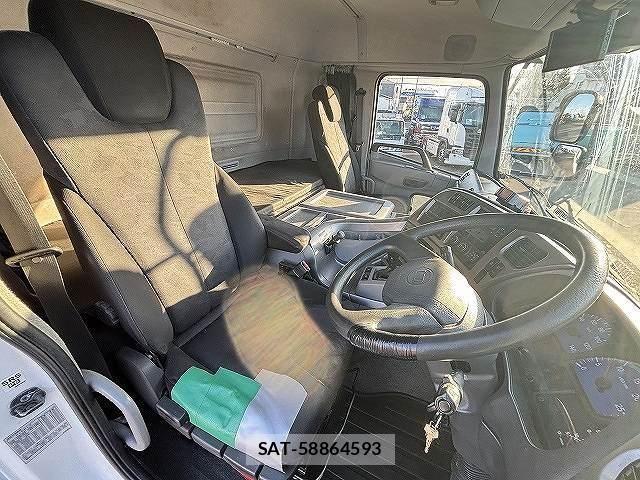 Nissan QUON 2016-12 3067731-9