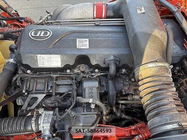 Nissan QUON 2016-12 3067731-15