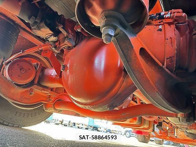 Nissan QUON 2016-12 3067731-18