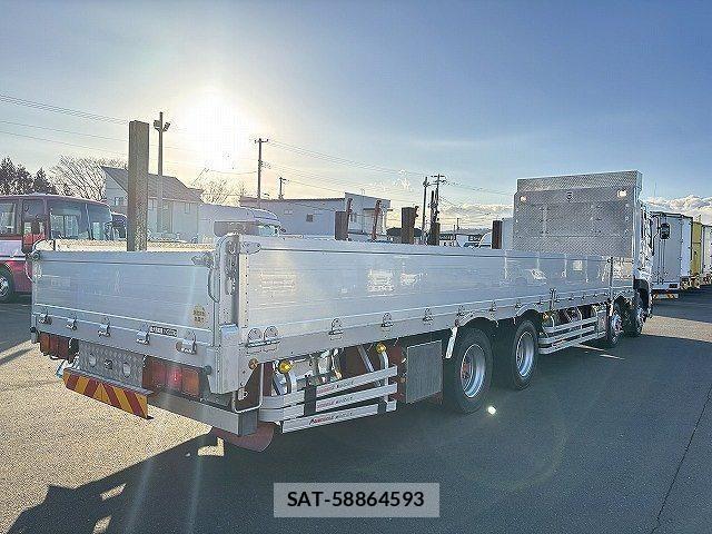 Nissan QUON 2016-12 3067731-2