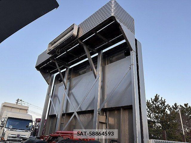 Nissan QUON 2016-12 3067731-4