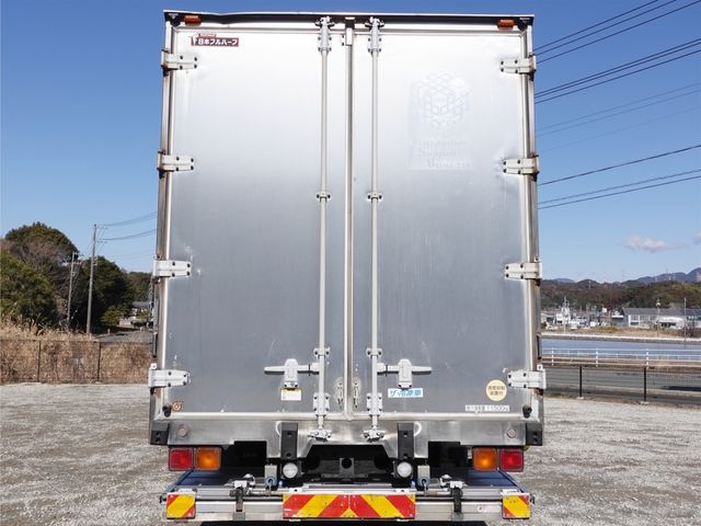 Nissan QUON 2015-12 3681108-7