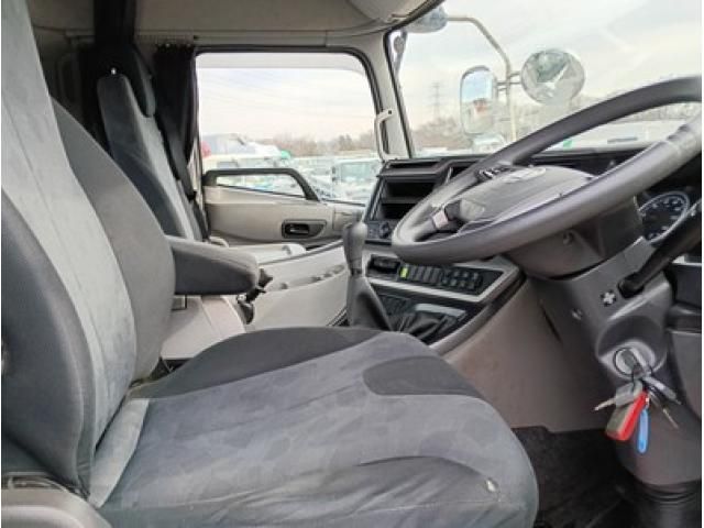 Nissan QUON 2020-03 3681090-16