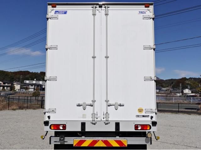 Nissan QUON 2017-12 3758588-8