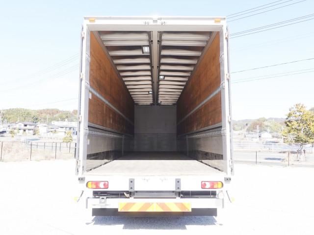 Nissan QUON 2017-12 3758591-14