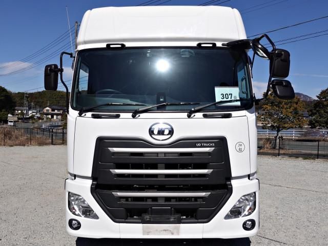 Nissan QUON 2017-12 3758591-2