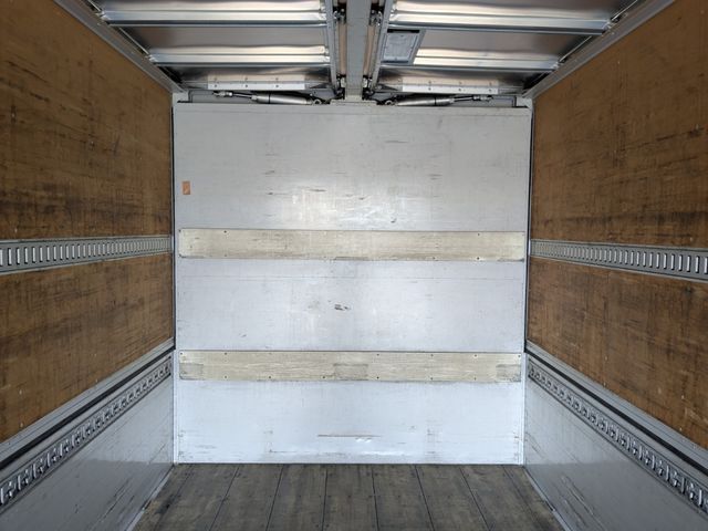 Nissan QUON 2017-09 3758595-12