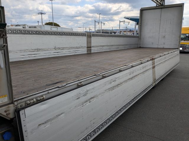 Nissan QUON 2017-09 3758595-16