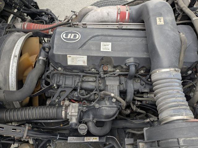 Nissan QUON 2017-09 3758595-23