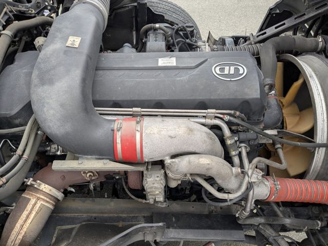 Nissan QUON 2017-09 3758595-25