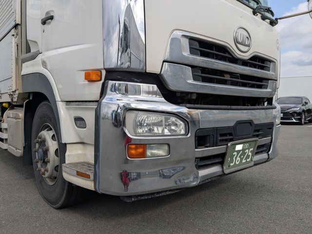 Nissan QUON 2017-09 3758595-26