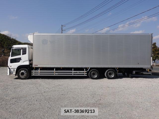 Nissan QUON 2019-07 3909171-9