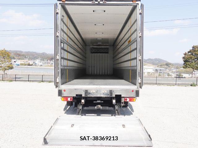 Nissan QUON 2019-07 3909171-12