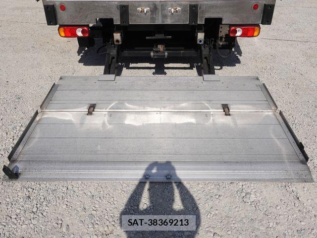 Nissan QUON 2019-07 3909171-13