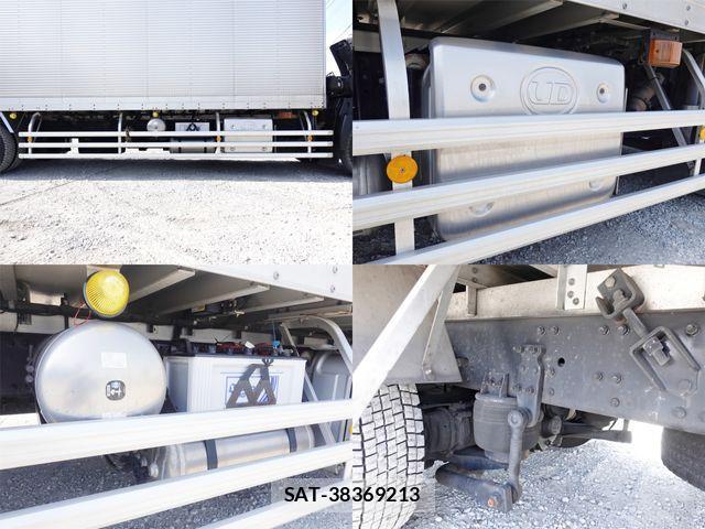 Nissan QUON 2019-07 3909171-19