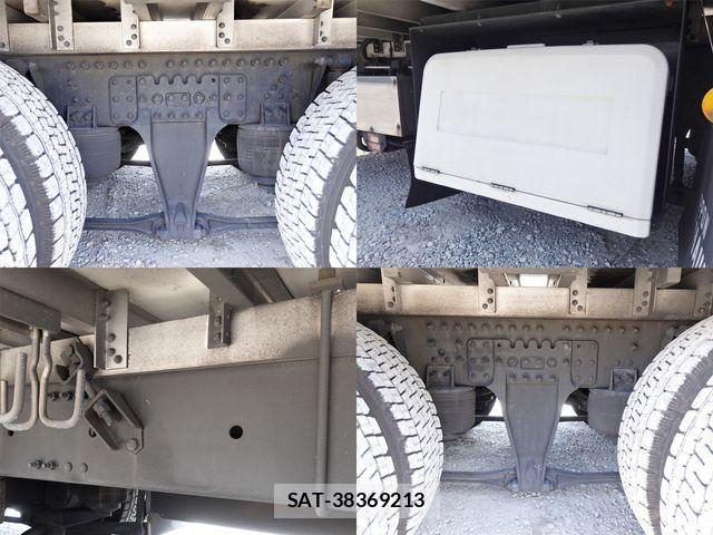 Nissan QUON 2019-07 3909171-20