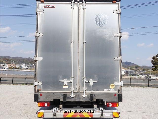 Nissan QUON 2019-07 3909171-7