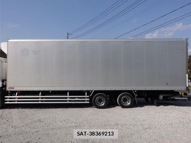 Nissan QUON 2019-07 3909171-8