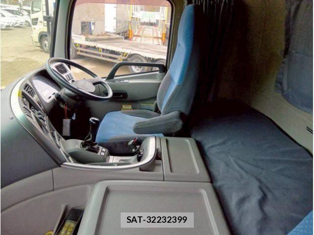 Nissan QUON 2008-02 4047825-11