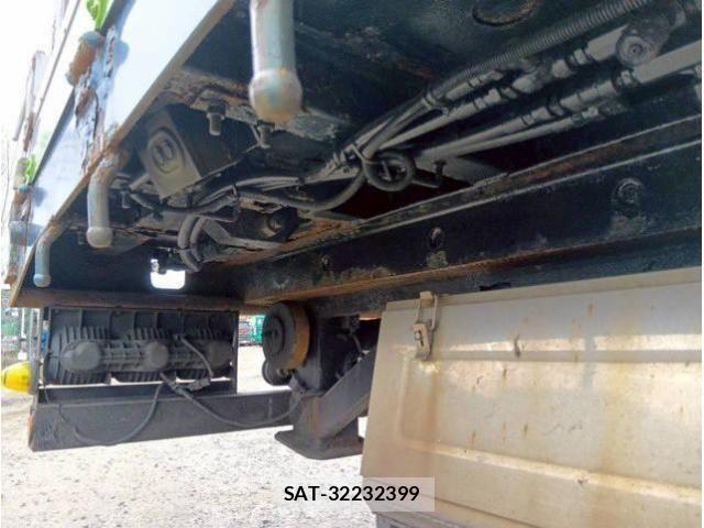 Nissan QUON 2008-02 4047825-27