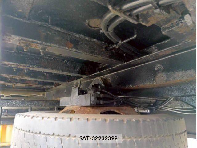 Nissan QUON 2008-02 4047825-29