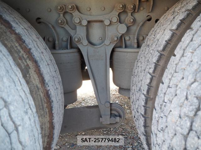 Nissan QUON 2012-06 4111152-16