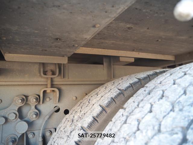 Nissan QUON 2012-06 4111152-18
