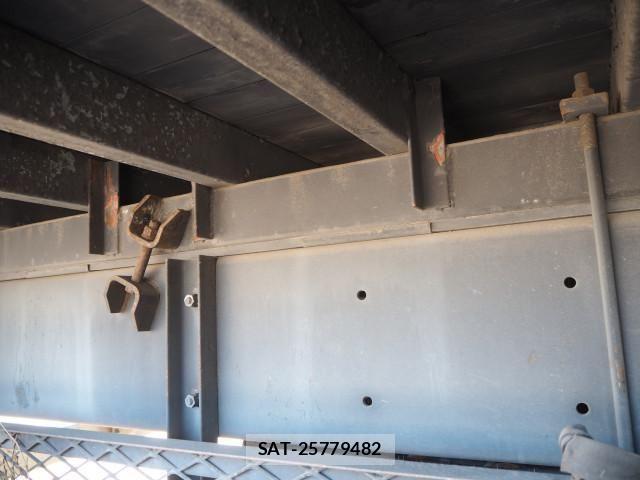 Nissan QUON 2012-06 4111152-21