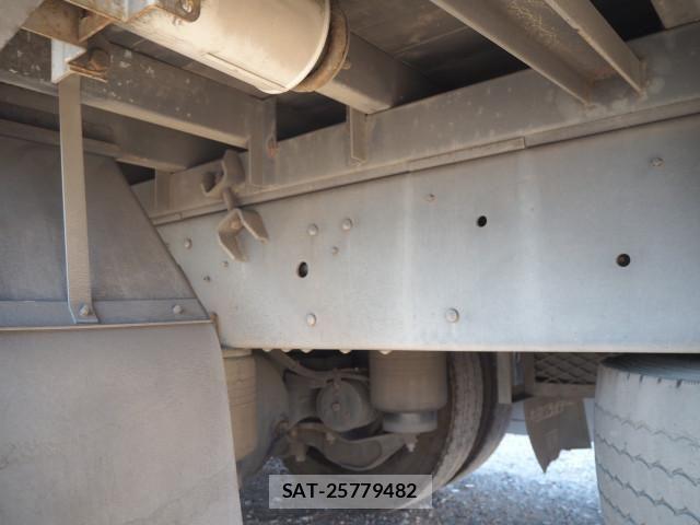 Nissan QUON 2012-06 4111152-26
