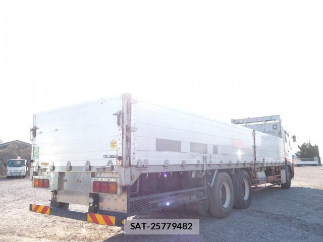 Nissan QUON 2012-06 4111152-4
