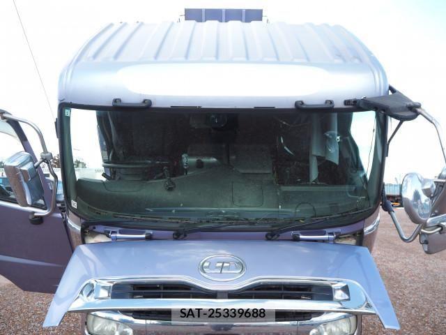 Nissan QUON 2016-02 4111147-10
