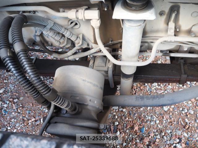 Nissan QUON 2016-02 4111147-12