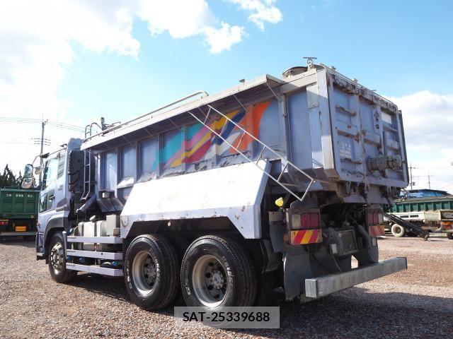 Nissan QUON 2016-02 4111147-2