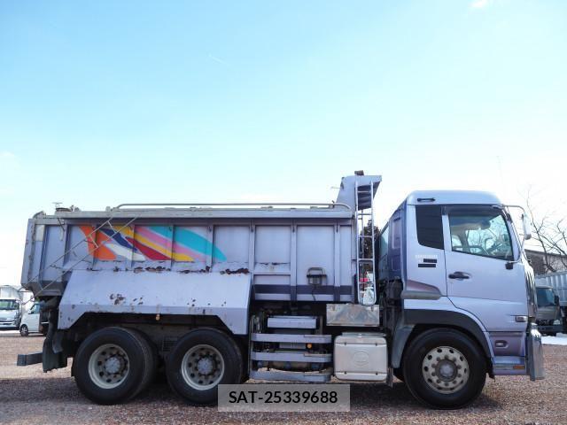 Nissan QUON 2016-02 4111147-5