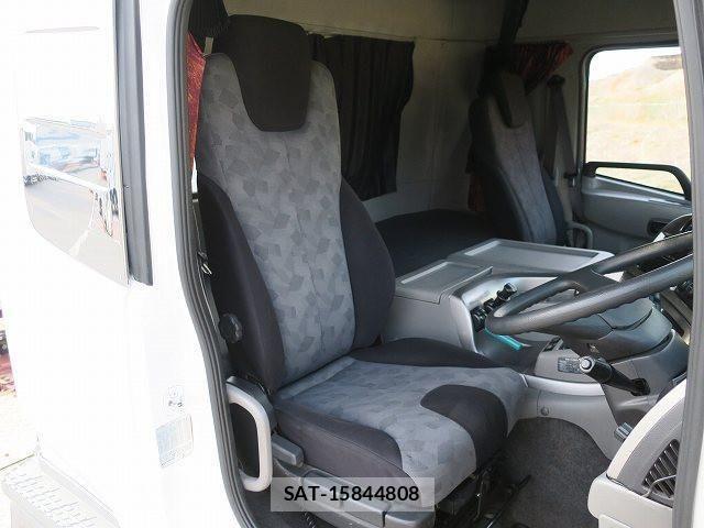Nissan QUON 2016-03 4140525-11
