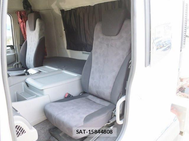 Nissan QUON 2016-03 4140525-21