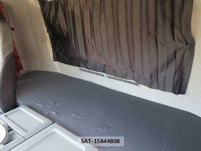 Nissan QUON 2016-03 4140525-22