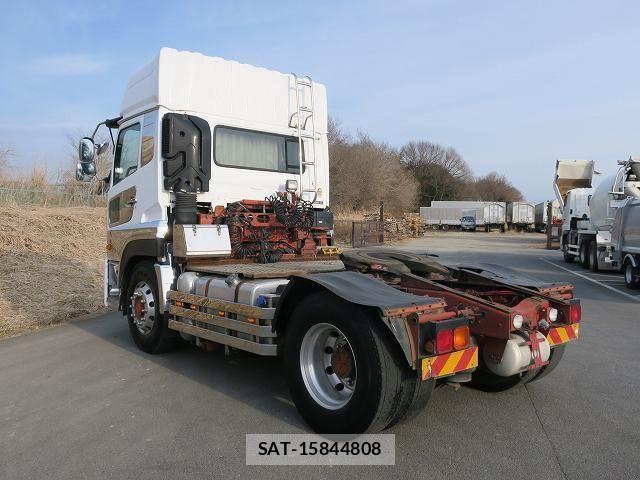 Nissan QUON 2016-03 4140525-3