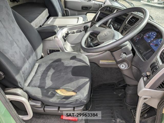 Nissan QUON 2017-03 4423416-22