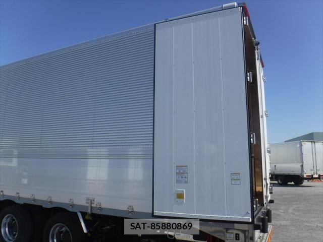 Nissan QUON 2025-03 4640560-16
