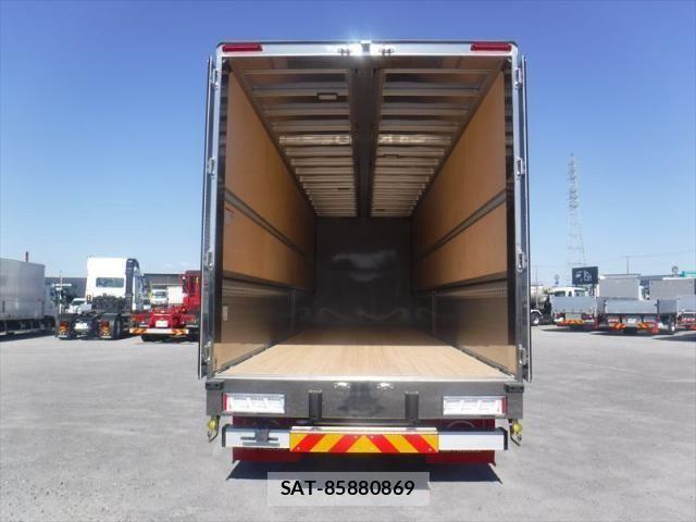 Nissan QUON 2025-03 4640560-17
